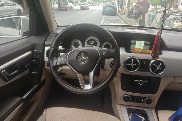 Used Mercedes-Benz GLK-Class 2013 GLK 300 4MATIC Dynamic Edition Steering Wheel