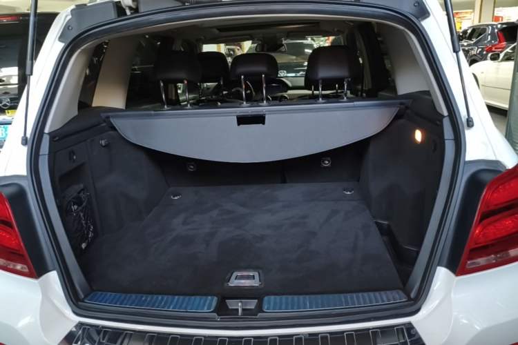 Used Mercedes-Benz GLK-Class 2013 Facelift GLK 300 4MATIC Fashion Edition Trunk