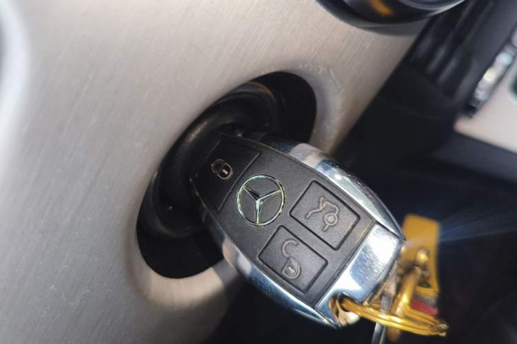 Used Mercedes-Benz GLK-Class 2013 GLK 300 4MATIC Dynamic Sunroof Model Vehicle Key