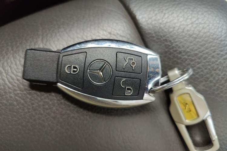 Used Mercedes-Benz GLK-Class 2013 GLK 300 4MATIC Luxury Model Vehicle Key