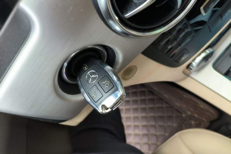 Used Mercedes-Benz GLK-Class 2013 GLK 300 4MATIC Dynamic Sunroof Model Vehicle Key