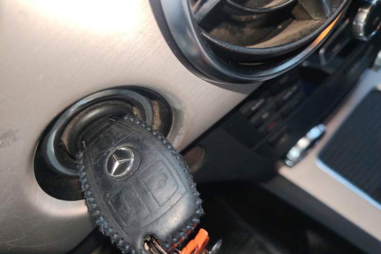 Used Mercedes-Benz GLK-Class 2013 GLK 300 4MATIC Dynamic Sunroof Model Vehicle Key