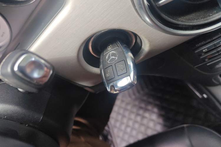 Used Mercedes-Benz GLK-Class 2013 GLK 300 4MATIC Dynamic Sunroof Model Vehicle Key