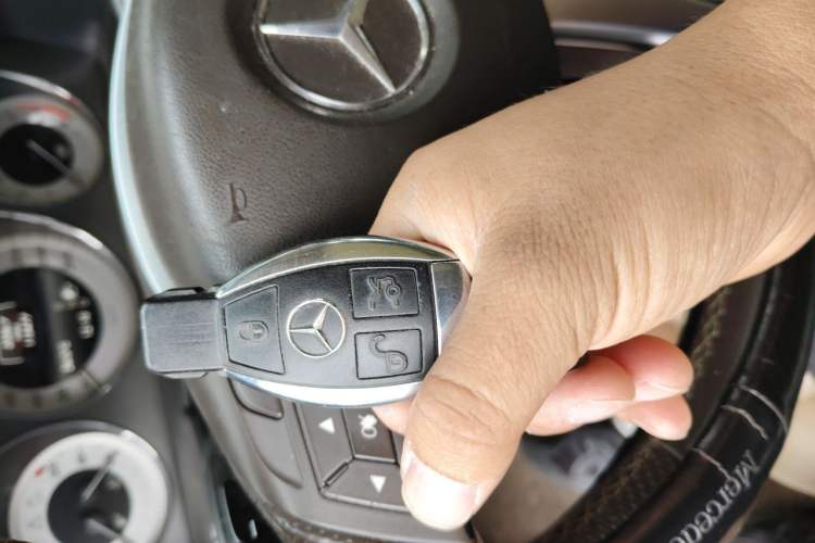 Used Mercedes-Benz GLK-Class 2013 GLK 300 4MATIC Dynamic Sunroof Model Vehicle Key