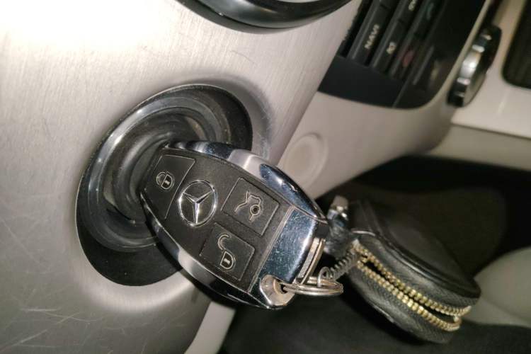 Used Mercedes-Benz GLK-Class 2013 GLK 300 4MATIC Dynamic Sunroof Model Vehicle Key