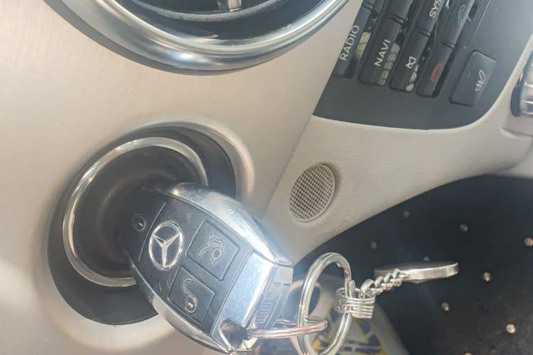 Used Mercedes-Benz GLK-Class 2013 GLK 300 4MATIC Dynamic Sunroof Model Vehicle Key