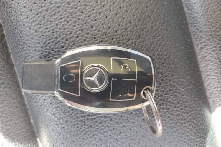 Used Mercedes-Benz GLK-Class 2013 GLK 300 4MATIC Dynamic Sunroof Model Vehicle Key