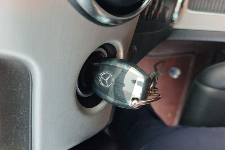 Used Mercedes-Benz GLK-Class 2013 GLK 300 4MATIC Dynamic Sunroof Model Vehicle Key