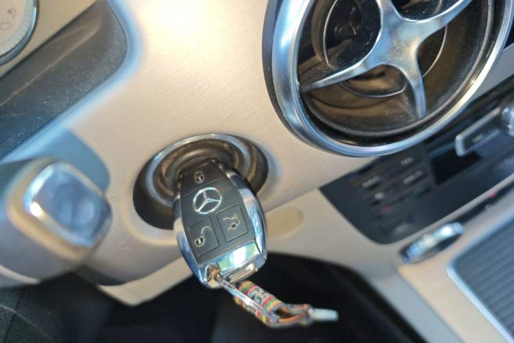 Used Mercedes-Benz GLK-Class 2013 GLK 300 4MATIC Dynamic Sunroof Model Vehicle Key