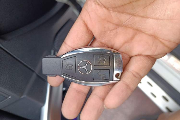 Used Mercedes-Benz GLK-Class 2013 Facelift GLK 300 4MATIC Luxury Edition Vehicle Key