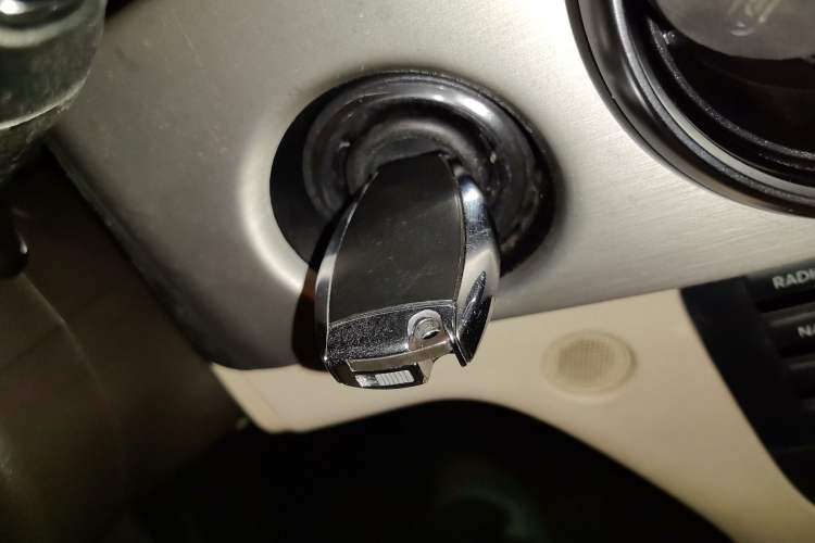 Used Mercedes-Benz GLK-Class 2013 GLK 300 4MATIC Dynamic Sunroof Model Vehicle Key