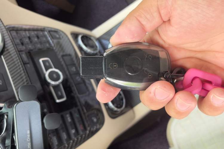 Used Mercedes-Benz GLK-Class 2013 GLK 300 4MATIC Dynamic Sunroof Model Vehicle Key