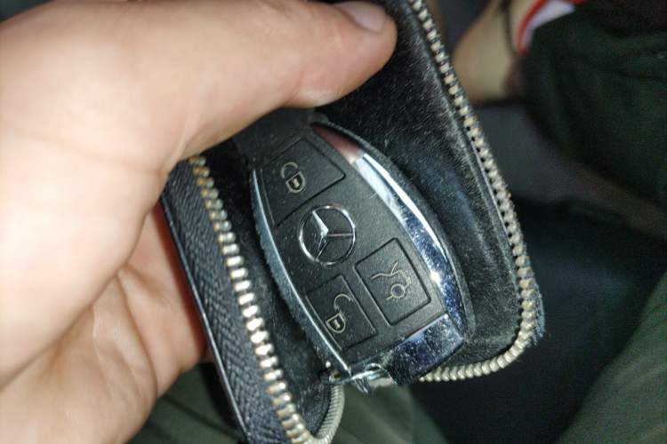 Used Mercedes-Benz GLK-Class 2013 GLK 300 4MATIC Luxury Model Vehicle Key
