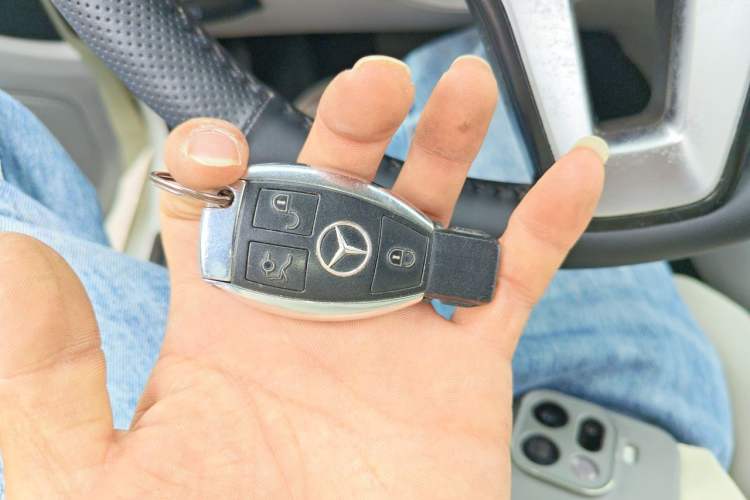 Used Mercedes-Benz GLK-Class 2013 GLK 300 4MATIC Dynamic Sunroof Model Vehicle Key
