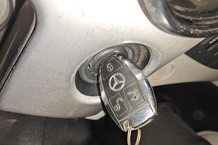 Used Mercedes-Benz GLK-Class 2013 GLK 300 4MATIC Dynamic Sunroof Model Vehicle Key