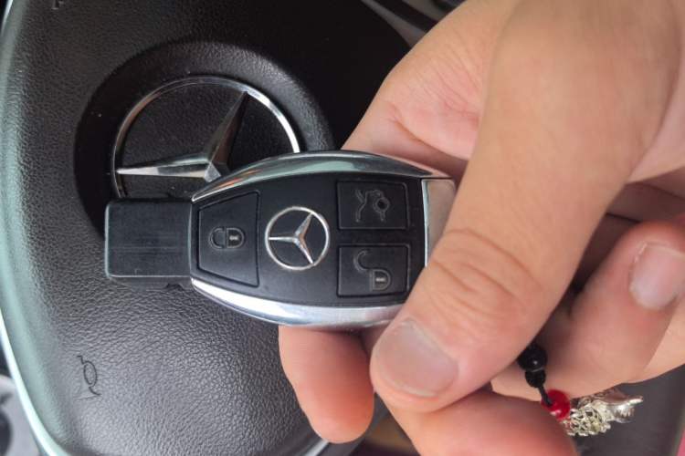 Used Mercedes-Benz GLK-Class 2013 GLK 300 4MATIC Dynamic Sunroof Model Vehicle Key