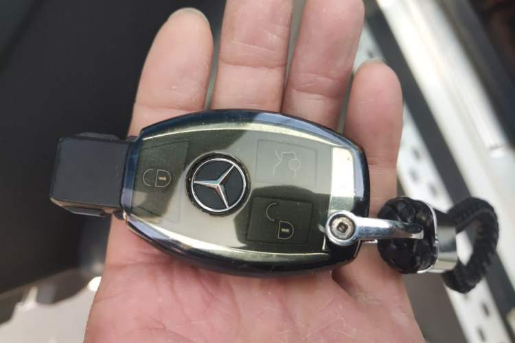 Used Mercedes-Benz GLK-Class 2013 GLK 300 4MATIC Luxury Model Vehicle Key