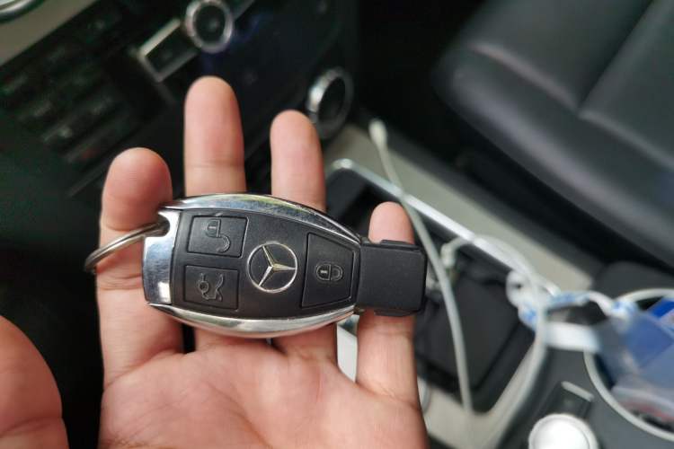 Used Mercedes-Benz GLK-Class 2013 GLK 300 4MATIC Luxury Model Vehicle Key