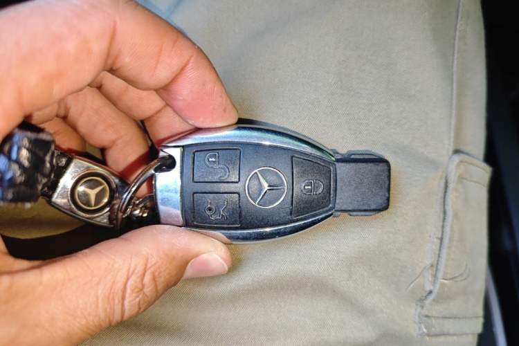 Used Mercedes-Benz GLK-Class 2013 Facelift GLK 300 4MATIC Luxury Edition Vehicle Key
