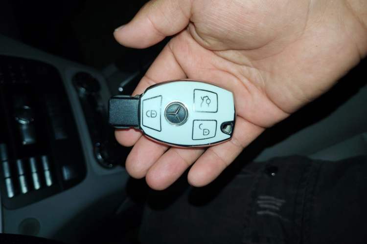 Used Mercedes-Benz GLK-Class 2013 GLK 300 4MATIC Dynamic Sunroof Model Vehicle Key
