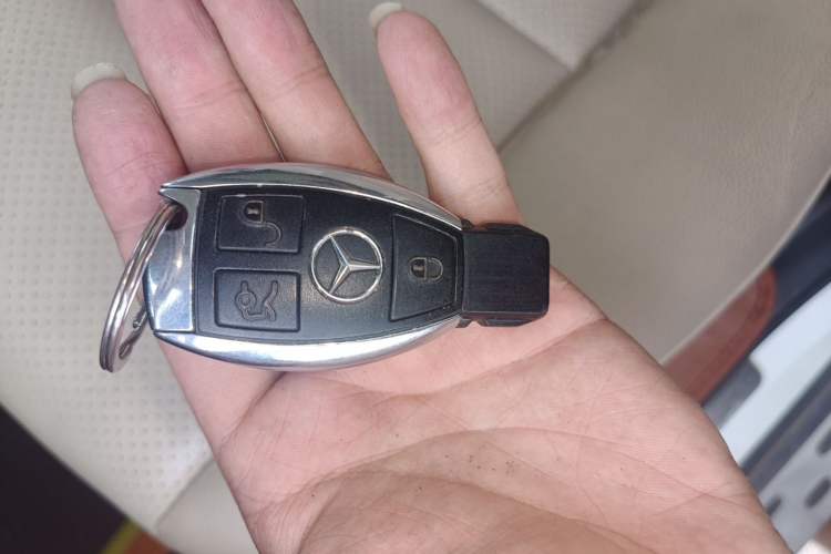 Used Mercedes-Benz GLK-Class 2013 GLK 300 4MATIC Dynamic Sunroof Model Vehicle Key