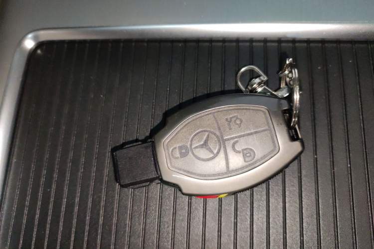 Used Mercedes-Benz GLK-Class 2013 GLK 300 4MATIC Dynamic Sunroof Model Vehicle Key