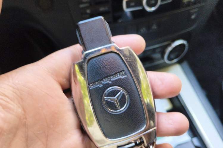 Used Mercedes-Benz GLK-Class 2013 GLK 300 4MATIC Luxury Model Vehicle Key