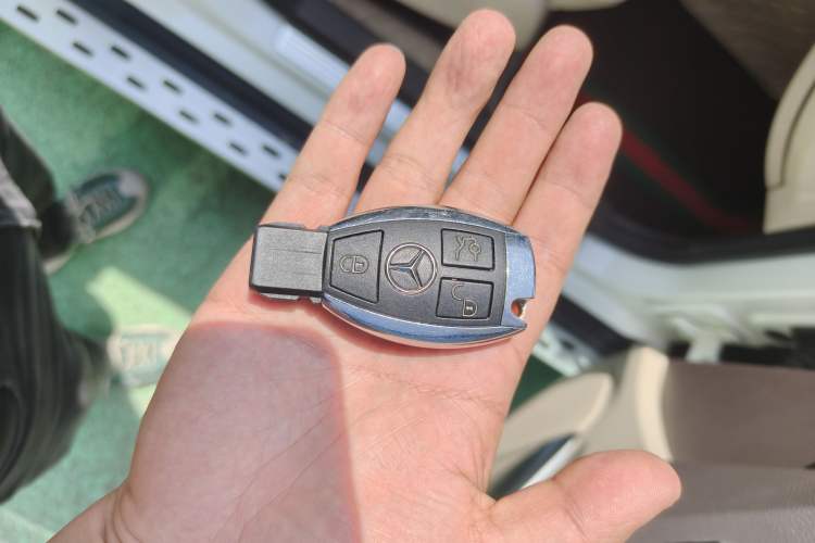 Used Mercedes-Benz GLK-Class 2013 GLK 300 4MATIC Dynamic Sunroof Model Vehicle Key