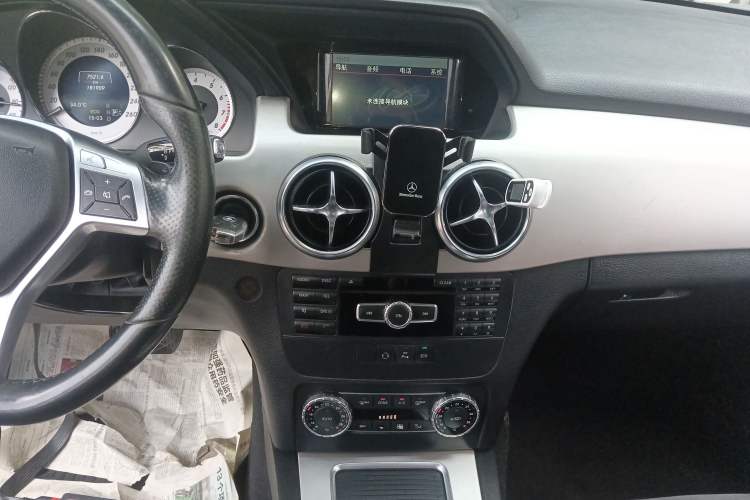 Used Mercedes-Benz GLK-Class 2014 GLK 200 Standard Model Audio And AC Panel