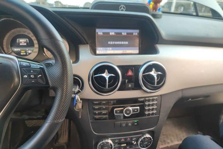 Used Mercedes-Benz GLK-Class 2014 GLK 260 4MATIC Dynamic Model Audio And AC Panel