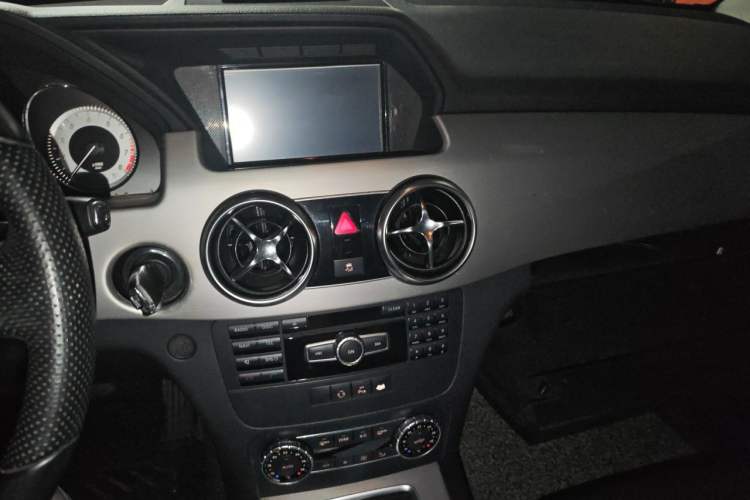 Used Mercedes-Benz GLK-Class 2014 GLK 260 4MATIC Dynamic Model Audio And AC Panel