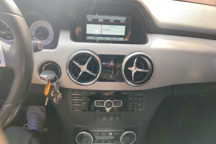 Used Mercedes-Benz GLK-Class 2014 GLK 200 Standard Model Audio And AC Panel