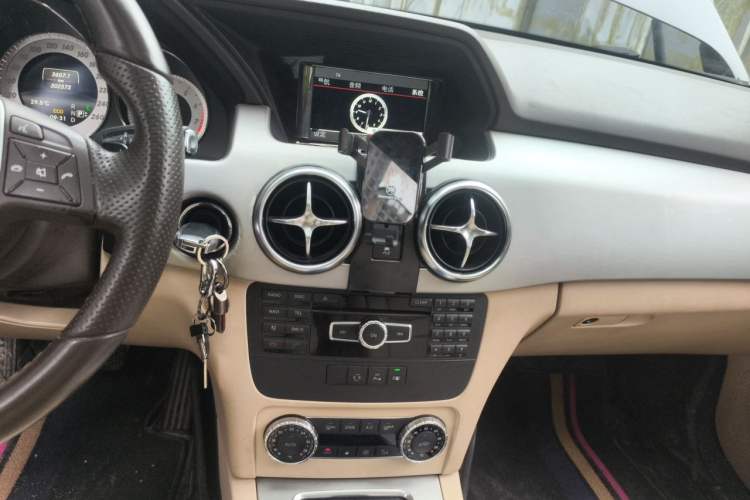 Used Mercedes-Benz GLK-Class 2014 GLK 260 4MATIC Dynamic Model Audio And AC Panel