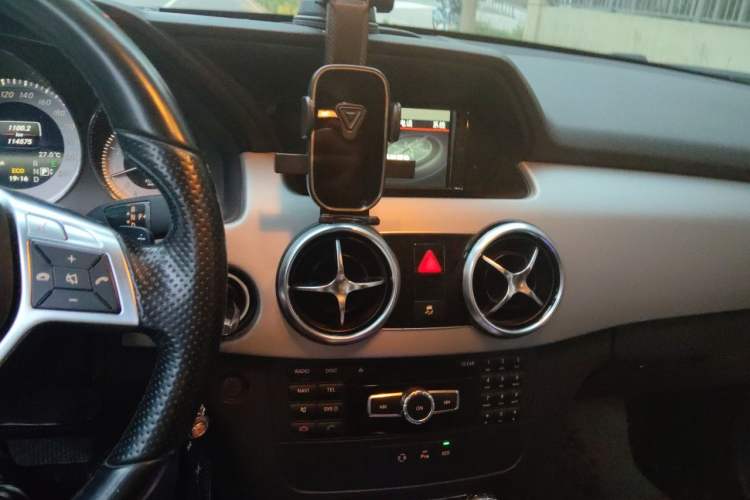 Used Mercedes-Benz GLK-Class 2014 GLK 200 Standard Model Audio And AC Panel