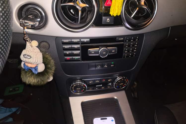 Used Mercedes-Benz GLK-Class 2014 GLK 200 Standard Model Audio And AC Panel