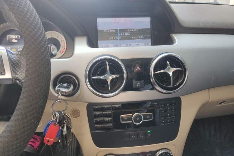 Used Mercedes-Benz GLK-Class 2014 GLK 200 Standard Model Audio And AC Panel