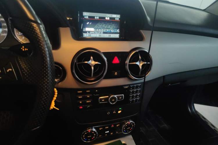 Used Mercedes-Benz GLK-Class 2014 GLK 260 4MATIC Dynamic Model Audio And AC Panel