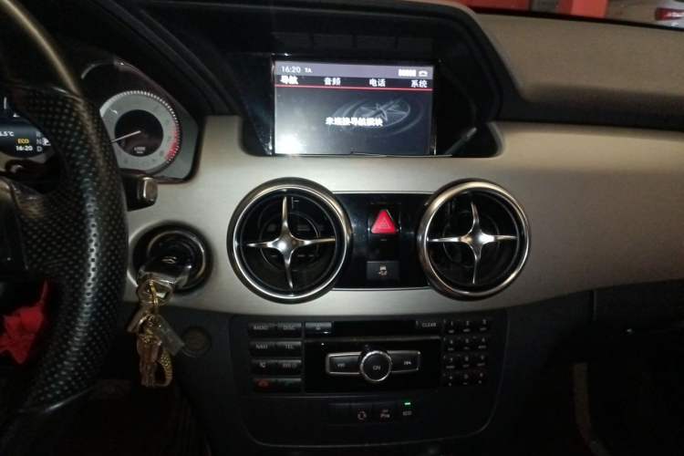 Used Mercedes-Benz GLK-Class 2014 GLK 260 4MATIC Dynamic Model Audio And AC Panel