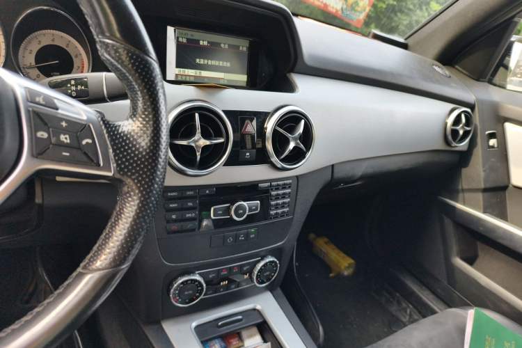 Used Mercedes-Benz GLK-Class 2014 GLK 200 Standard Model Audio And AC Panel