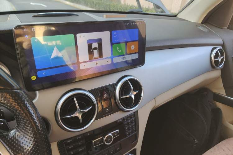 Used Mercedes-Benz GLK-Class 2014 GLK 200 Standard Model Audio And AC Panel
