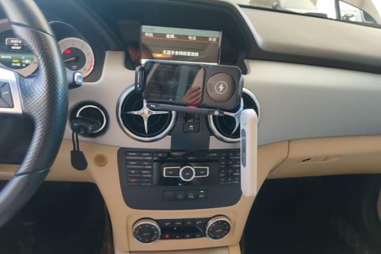 Used Mercedes-Benz GLK-Class 2014 GLK 200 Standard Model Audio And AC Panel