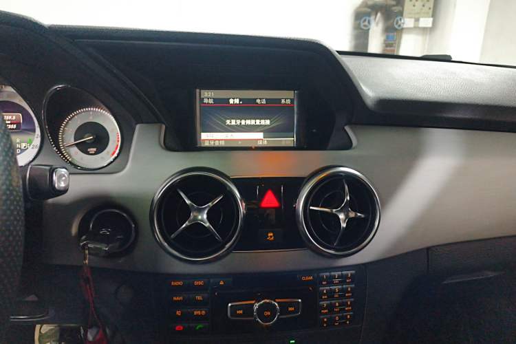 Used Mercedes-Benz GLK-Class 2014 GLK 200 Standard Model Audio And AC Panel