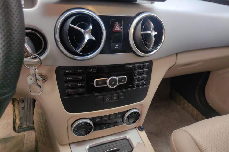 Used Mercedes-Benz GLK-Class 2014 GLK 260 4MATIC Dynamic Model Audio And AC Panel