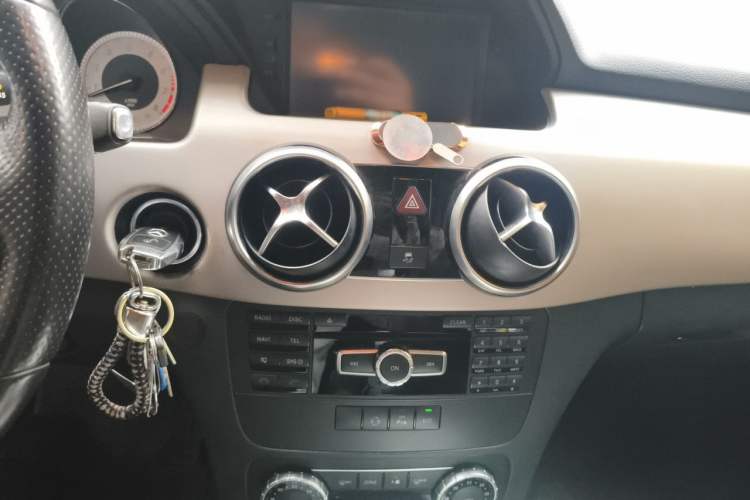 Used Mercedes-Benz GLK-Class 2014 GLK 200 Standard Model Audio And AC Panel