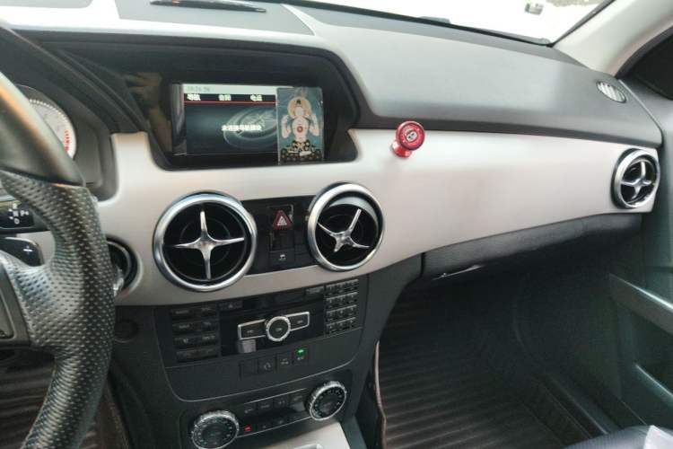 Used Mercedes-Benz GLK-Class 2014 GLK 260 4MATIC Dynamic Model Audio And AC Panel