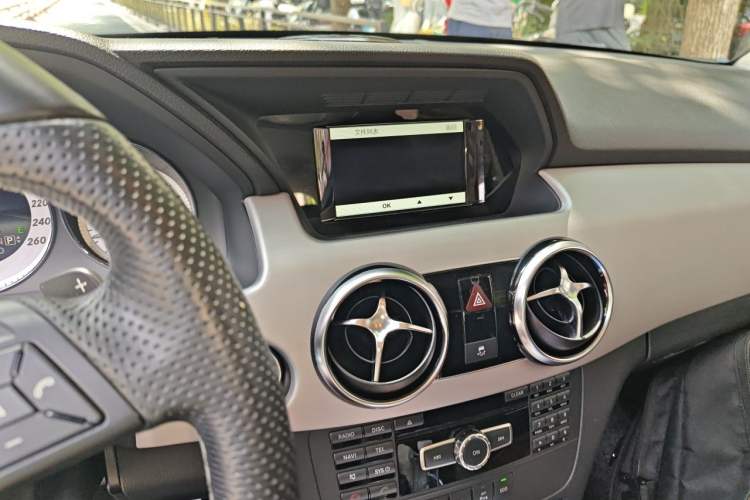 Used Mercedes-Benz GLK-Class 2014 GLK 260 4MATIC Dynamic Model Audio And AC Panel