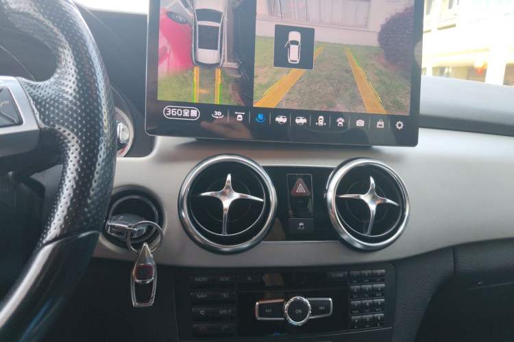 Used Mercedes-Benz GLK-Class 2014 GLK 200 Standard Model Audio And AC Panel