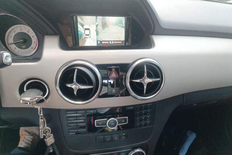 Used Mercedes-Benz GLK-Class 2014 GLK 200 Standard Model Audio And AC Panel