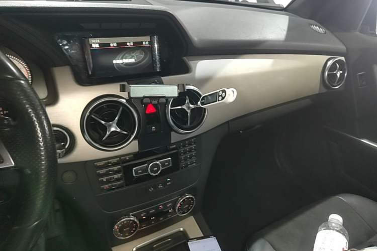 Used Mercedes-Benz GLK-Class 2014 GLK 200 Standard Model Audio And AC Panel