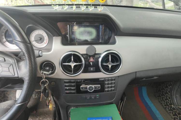 Used Mercedes-Benz GLK-Class 2014 GLK 260 4MATIC Dynamic Model Audio And AC Panel